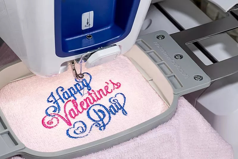 阳光彩虹绣品行业